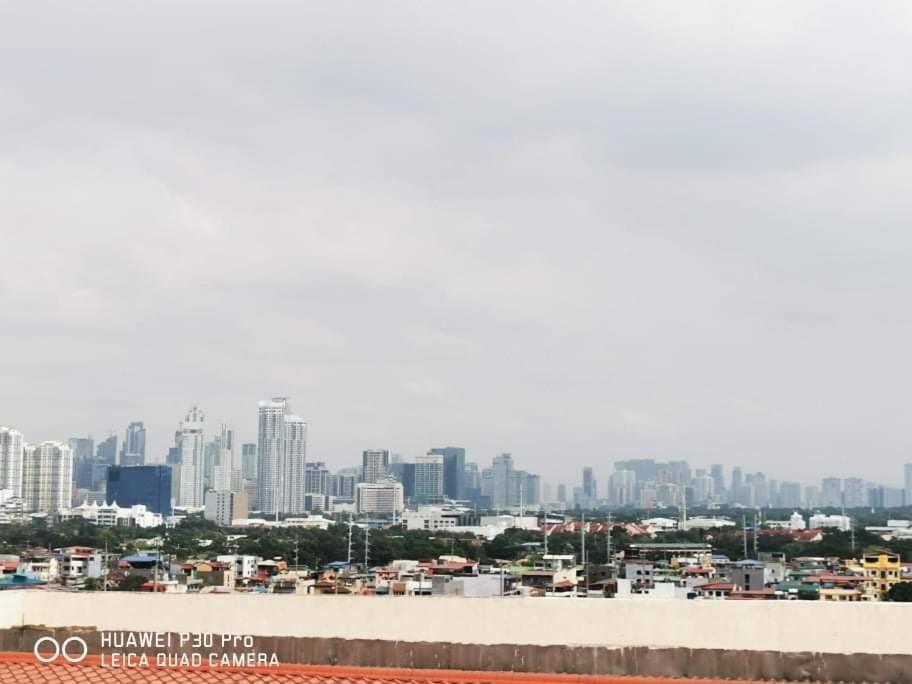 Staycation Condotel @150Newport Pasay City Манила Экстерьер фото